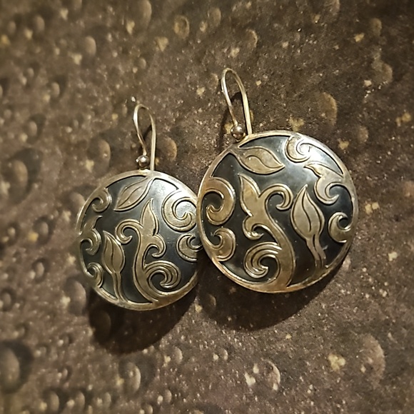 Silpada Israel Sterling Silver Earrings Intricate Swirling Leaf Design Black OS - Picture 3 of 5